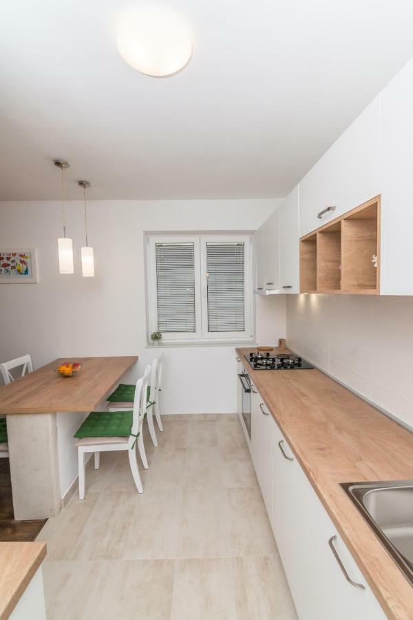 Apartment Bambi Mali Losinj Exterior photo